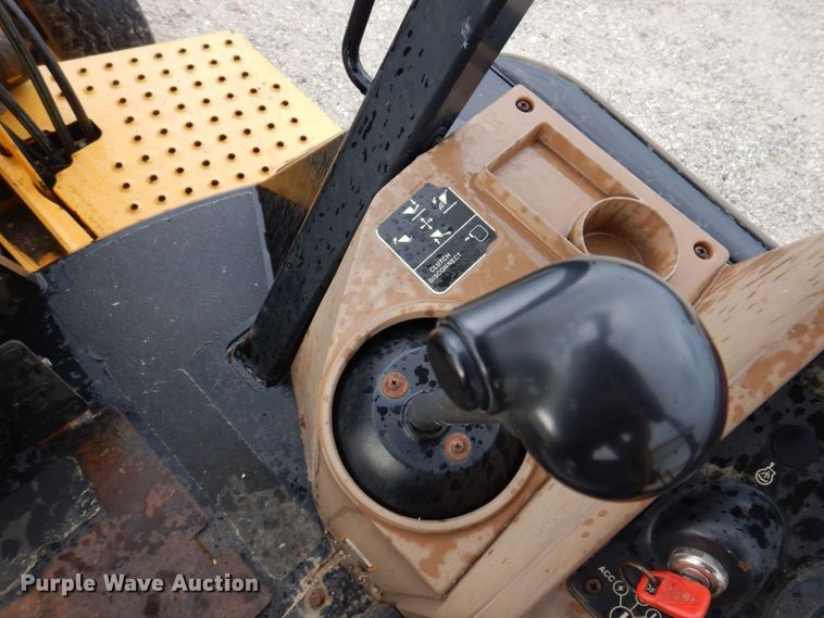 image for item DP5589 2000 John Deere 310E  backhoe