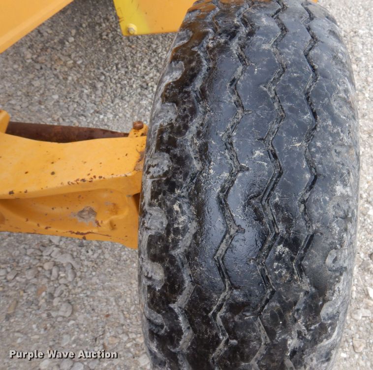 image for item DP5589 2000 John Deere 310E  backhoe