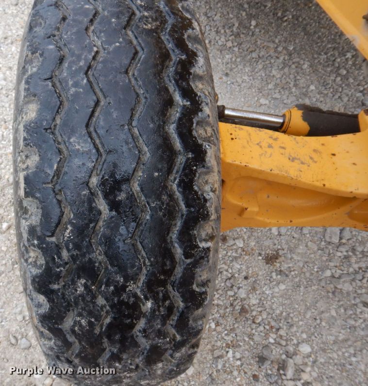 image for item DP5589 2000 John Deere 310E  backhoe