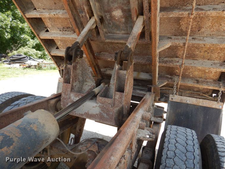 image for item DP5592 1992 Chevrolet Kodiak C6500  dump truck