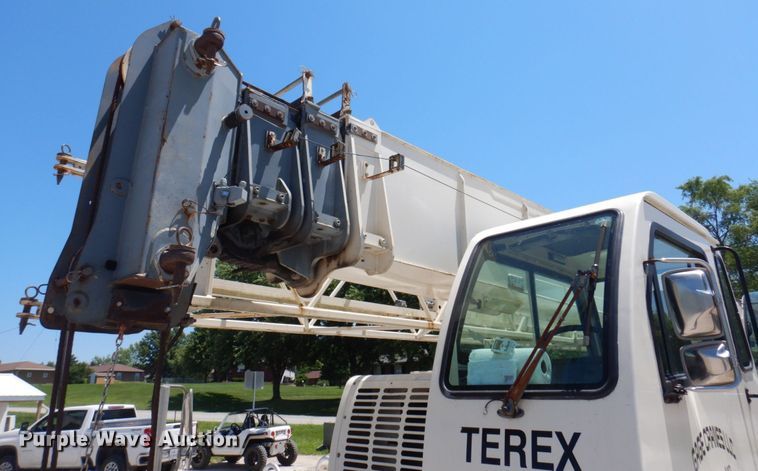 image for item DP5597 2001 Terex T335  crane