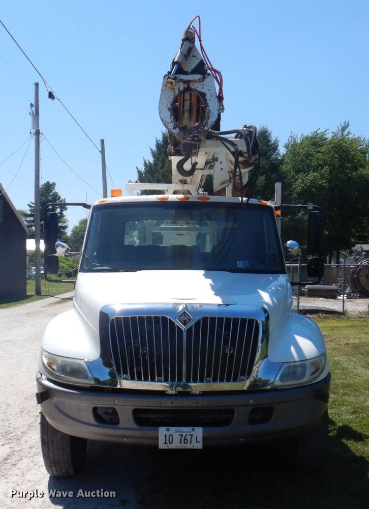 image for item DP5598 2005 International 4300 SBA  digger derrick truck