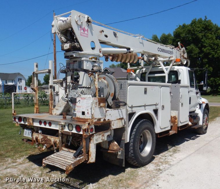 image for item DP5598 2005 International 4300 SBA  digger derrick truck