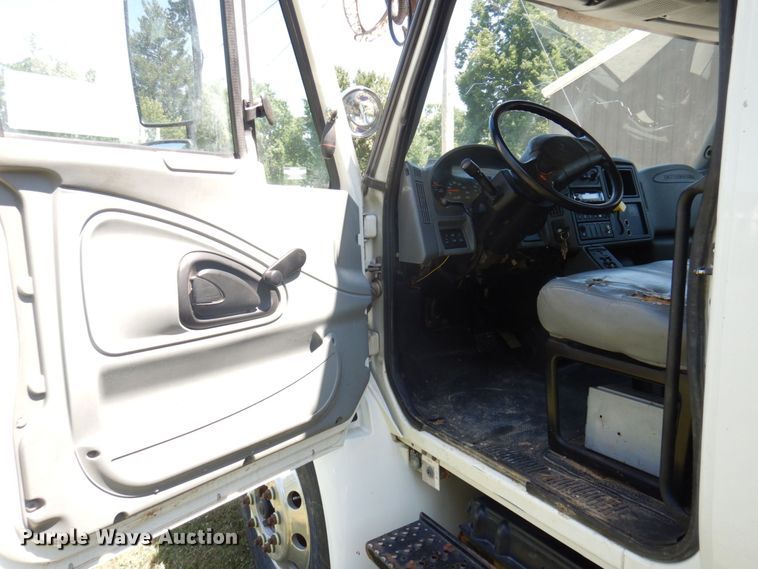 image for item DP5598 2005 International 4300 SBA  digger derrick truck