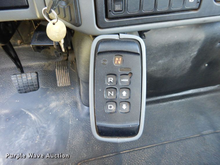 image for item DP5598 2005 International 4300 SBA  digger derrick truck