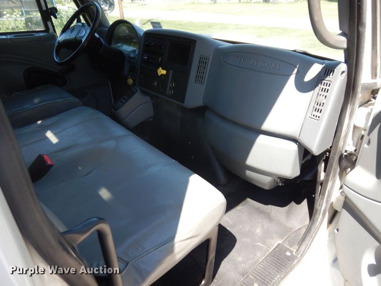 image for item DP5598 2005 International 4300 SBA  digger derrick truck