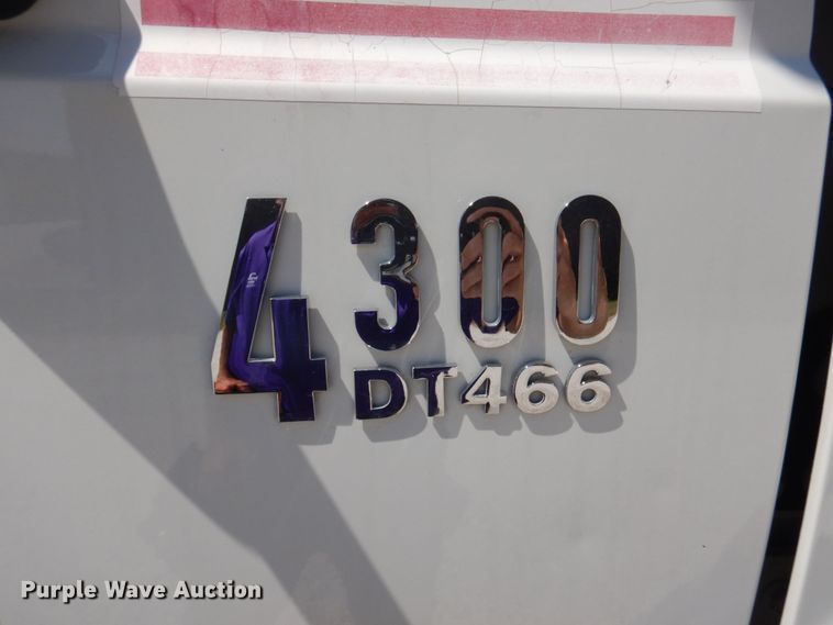 image for item DP5598 2005 International 4300 SBA  digger derrick truck