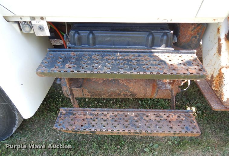 image for item DP5598 2005 International 4300 SBA  digger derrick truck