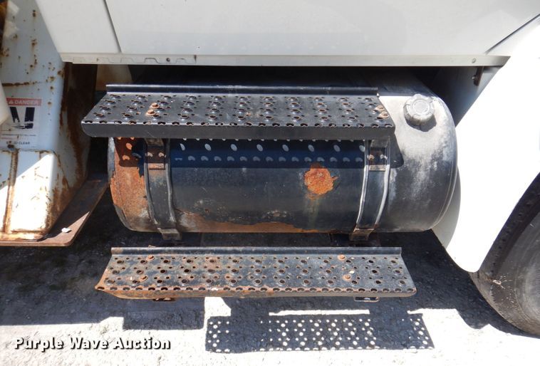 image for item DP5598 2005 International 4300 SBA  digger derrick truck