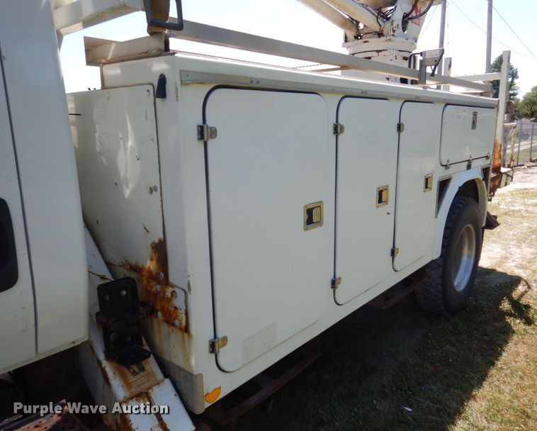 image for item DP5598 2005 International 4300 SBA  digger derrick truck