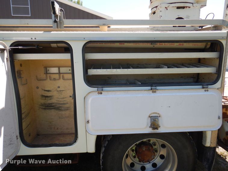 image for item DP5598 2005 International 4300 SBA  digger derrick truck