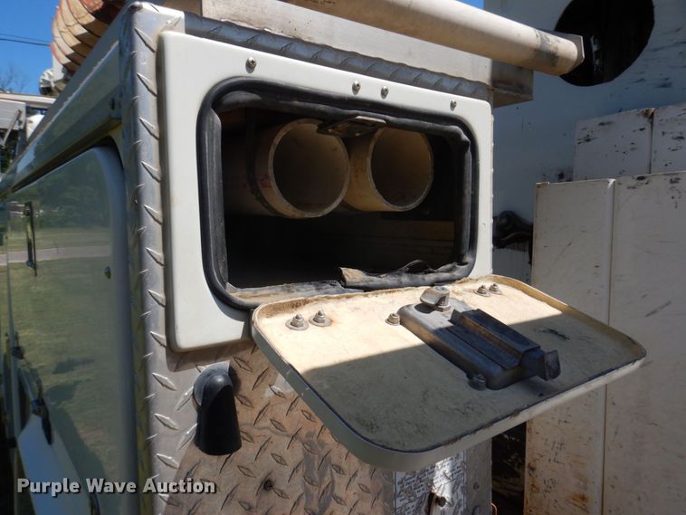 image for item DP5598 2005 International 4300 SBA  digger derrick truck