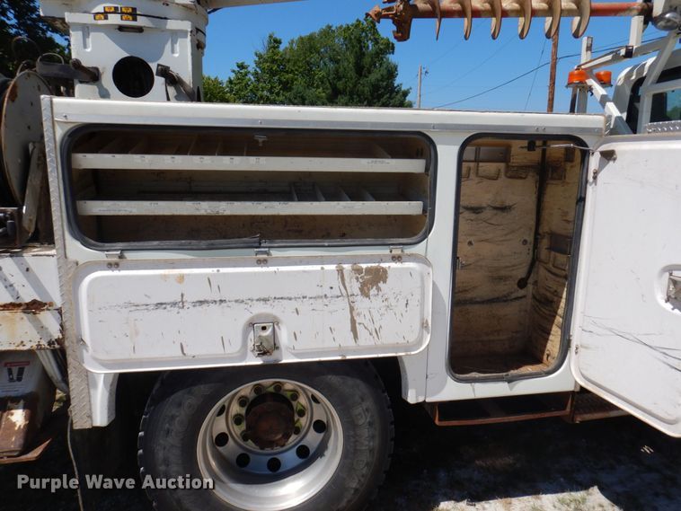 image for item DP5598 2005 International 4300 SBA  digger derrick truck