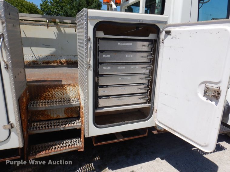 image for item DP5598 2005 International 4300 SBA  digger derrick truck