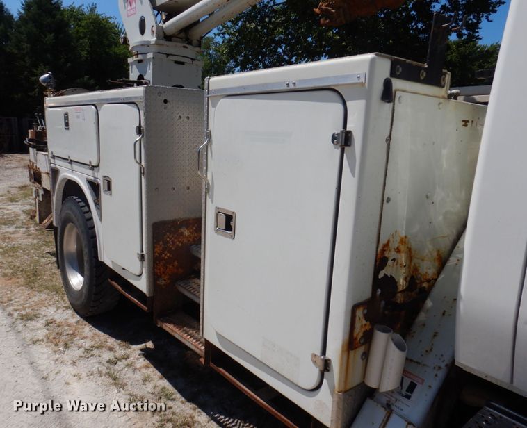 image for item DP5598 2005 International 4300 SBA  digger derrick truck