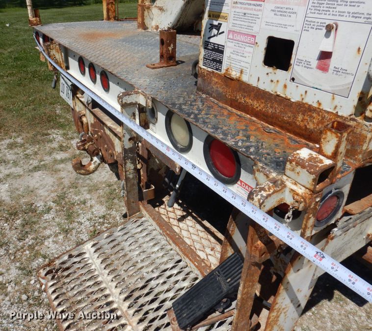 image for item DP5598 2005 International 4300 SBA  digger derrick truck