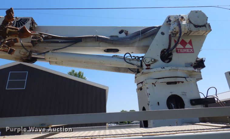 image for item DP5598 2005 International 4300 SBA  digger derrick truck