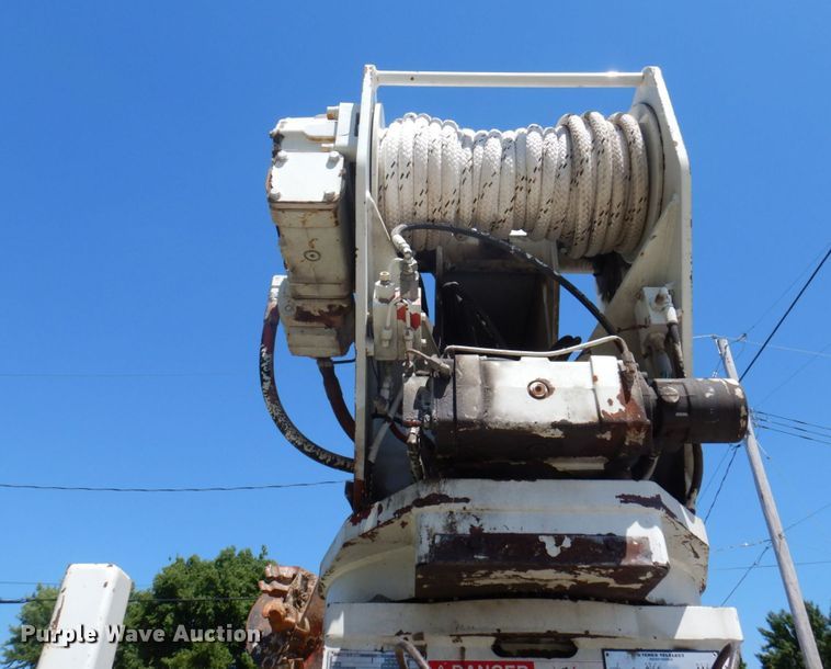 image for item DP5598 2005 International 4300 SBA  digger derrick truck