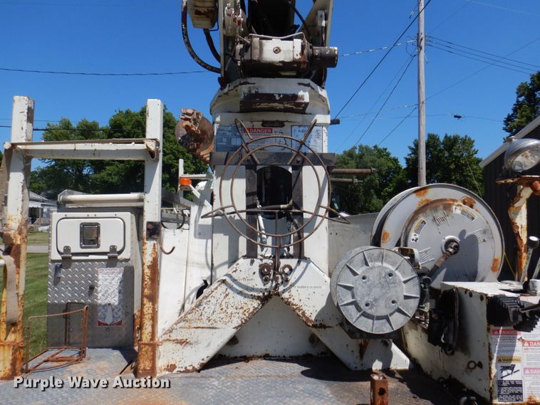 image for item DP5598 2005 International 4300 SBA  digger derrick truck