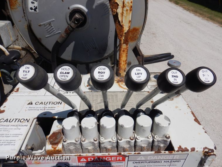 image for item DP5598 2005 International 4300 SBA  digger derrick truck