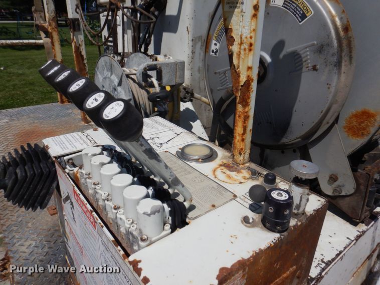 image for item DP5598 2005 International 4300 SBA  digger derrick truck