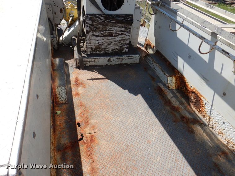 image for item DP5598 2005 International 4300 SBA  digger derrick truck