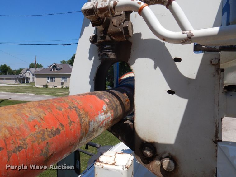 image for item DP5598 2005 International 4300 SBA  digger derrick truck