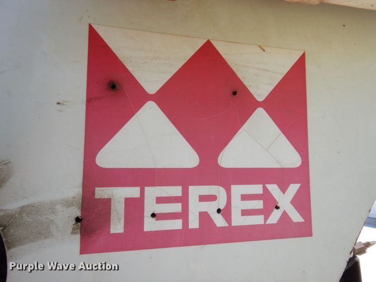 image for item DP5598 2005 International 4300 SBA  digger derrick truck