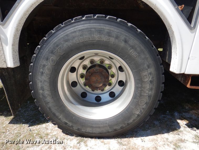 image for item DP5598 2005 International 4300 SBA  digger derrick truck