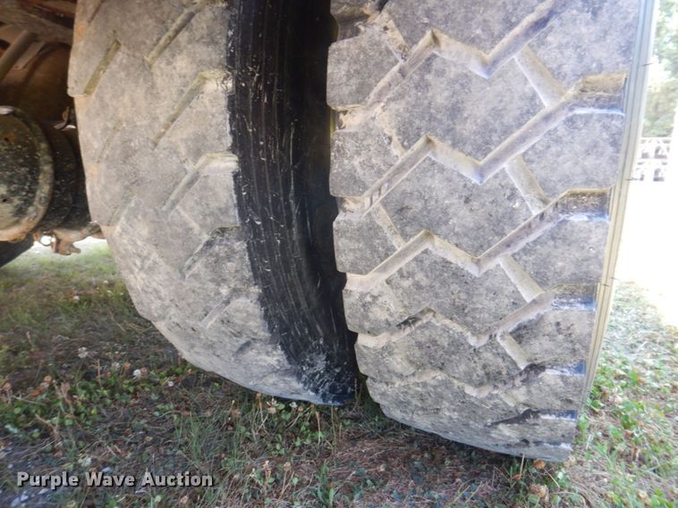 image for item DP5598 2005 International 4300 SBA  digger derrick truck