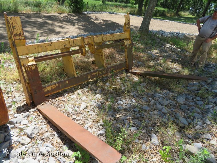 image for item DR0082 (2) JRP 644E forklift attachments