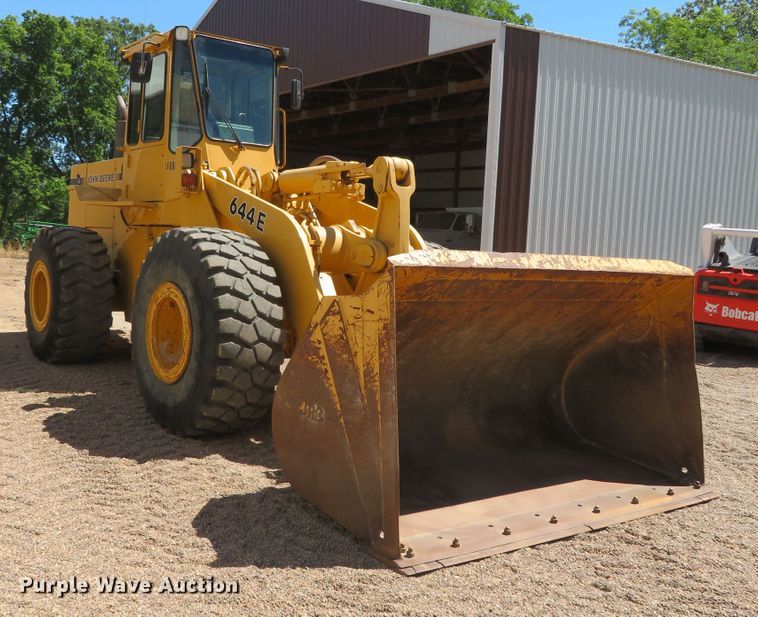image for item DR0084 1992 John Deere 644E  wheel loader