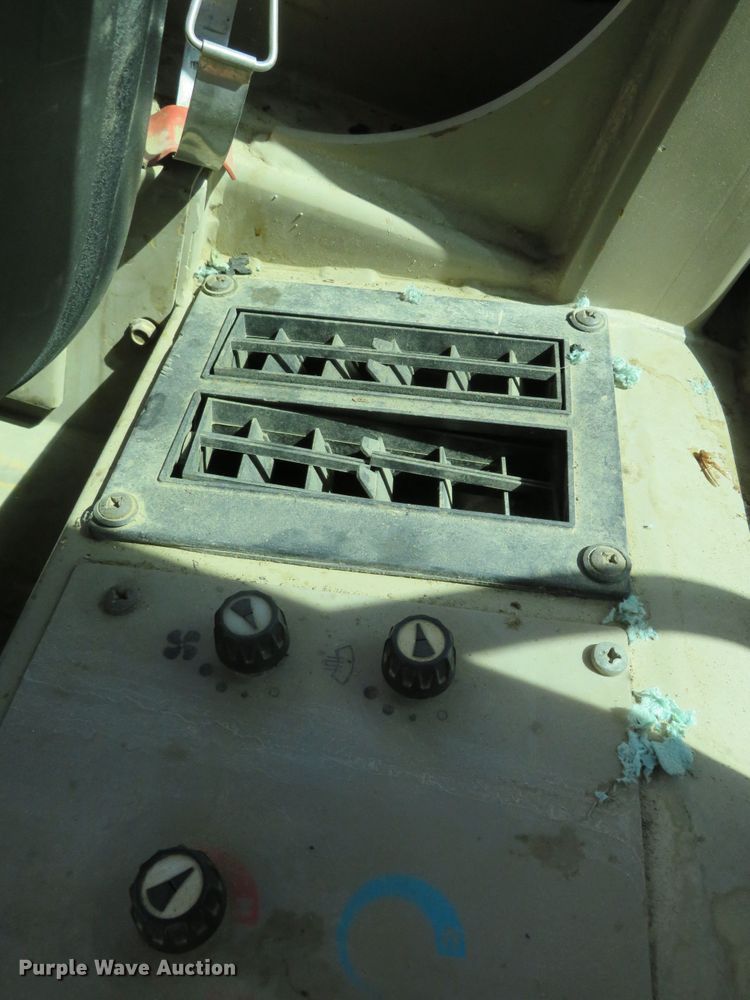 image for item DR0084 1992 John Deere 644E  wheel loader