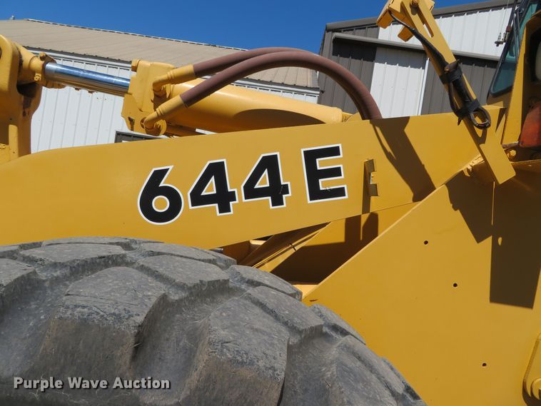 image for item DR0084 1992 John Deere 644E  wheel loader