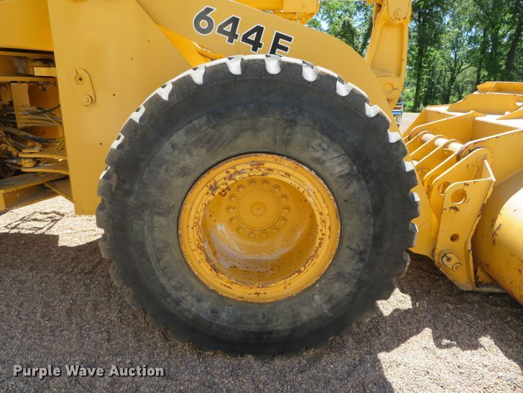 image for item DR0084 1992 John Deere 644E  wheel loader
