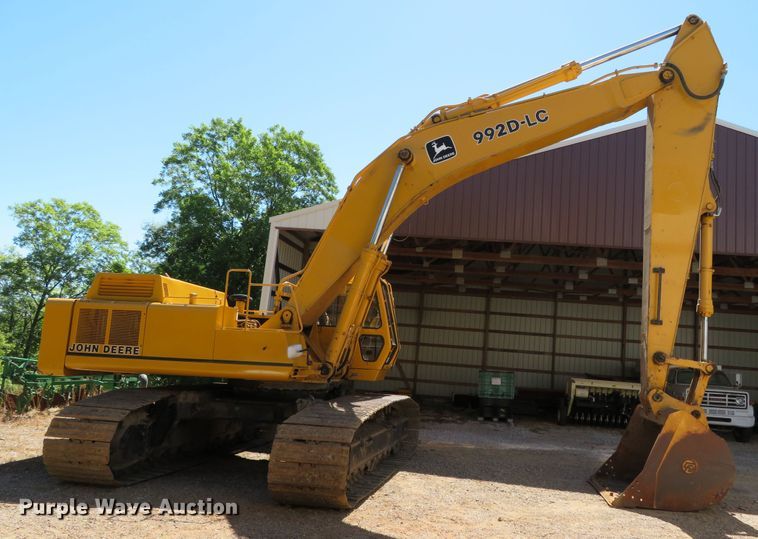 image for item DR0085 1990 John Deere 992D-LC  excavator