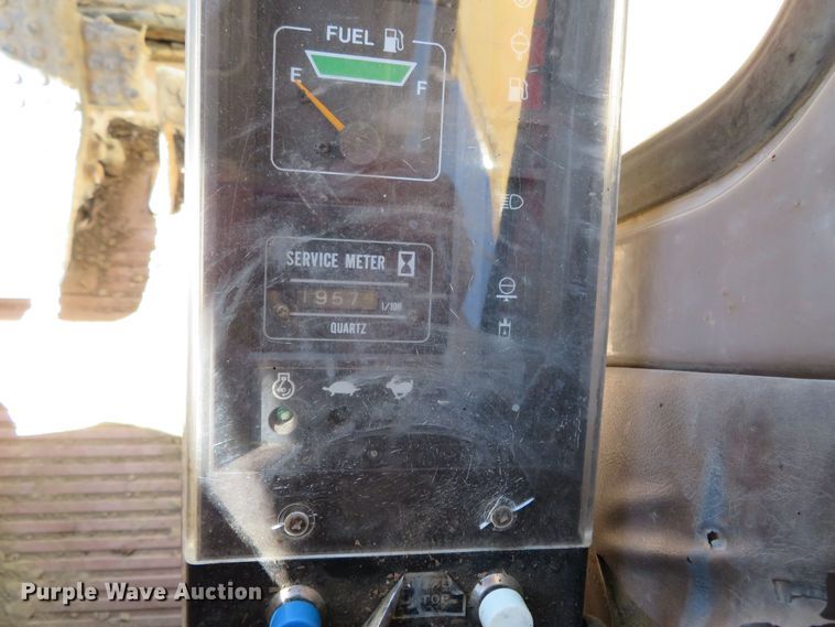 image for item DR0085 1990 John Deere 992D-LC  excavator