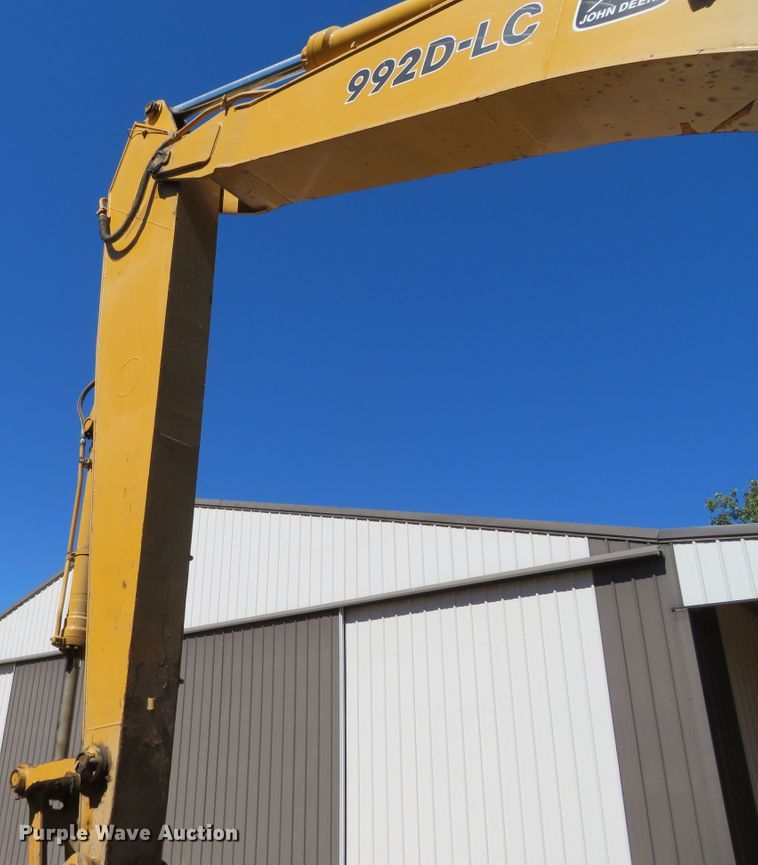 image for item DR0085 1990 John Deere 992D-LC  excavator