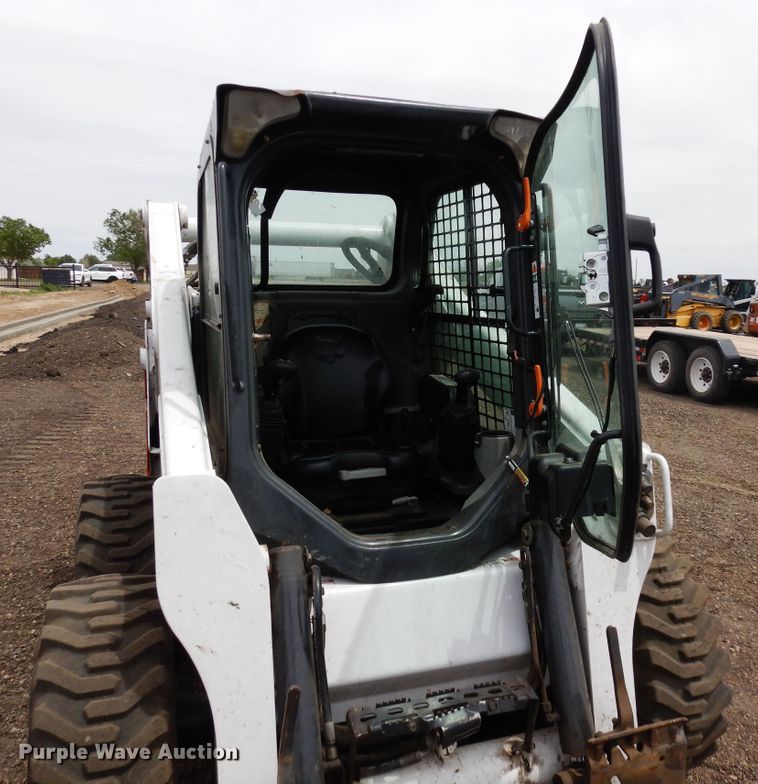 image for item DR1218 2015 Bobcat S650  skid steer loader