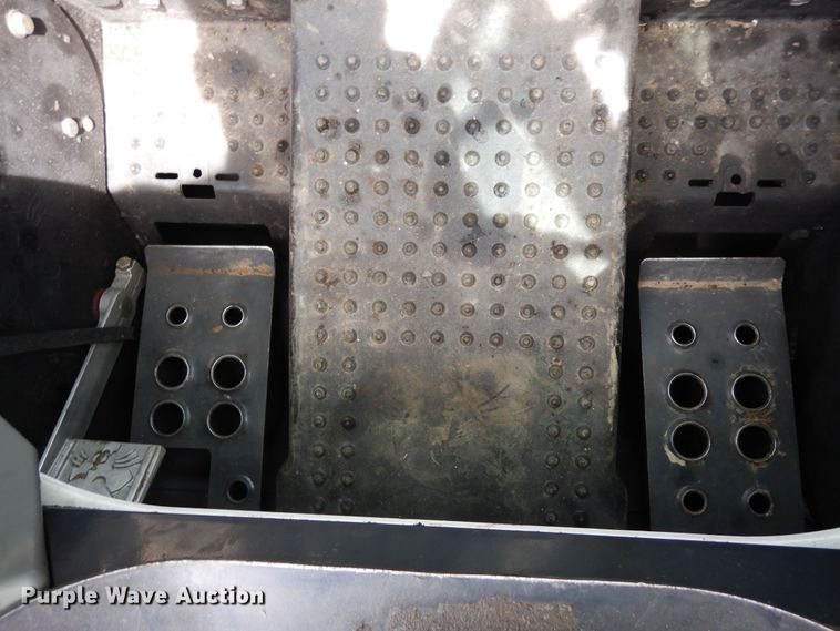 image for item DR1218 2015 Bobcat S650  skid steer loader