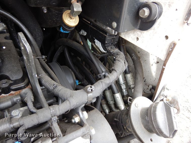 image for item DR1218 2015 Bobcat S650  skid steer loader