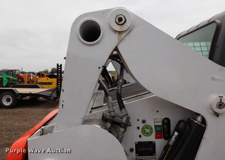 image for item DR1218 2015 Bobcat S650  skid steer loader