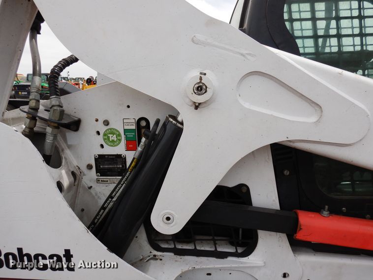 image for item DR1218 2015 Bobcat S650  skid steer loader