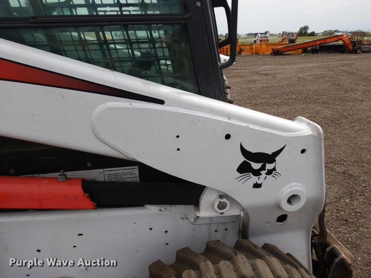 image for item DR1218 2015 Bobcat S650  skid steer loader