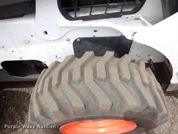 image for item DR1218 2015 Bobcat S650  skid steer loader