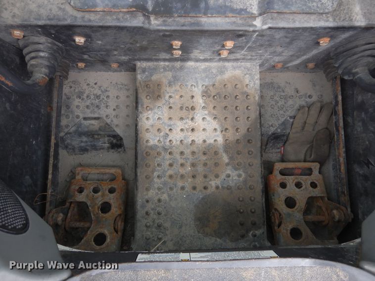 image for item DR1219 2020 Bobcat S740  skid steer loader