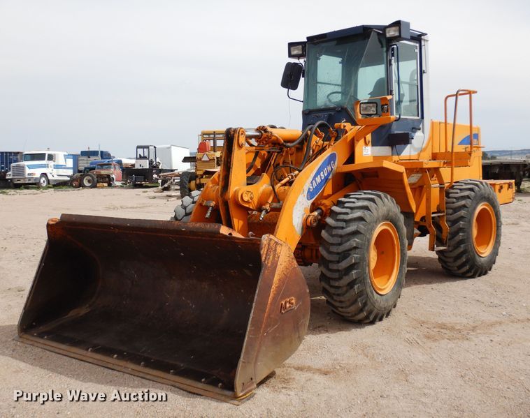 image for item DR1223 1996 Samsung SL120-2  wheel loader