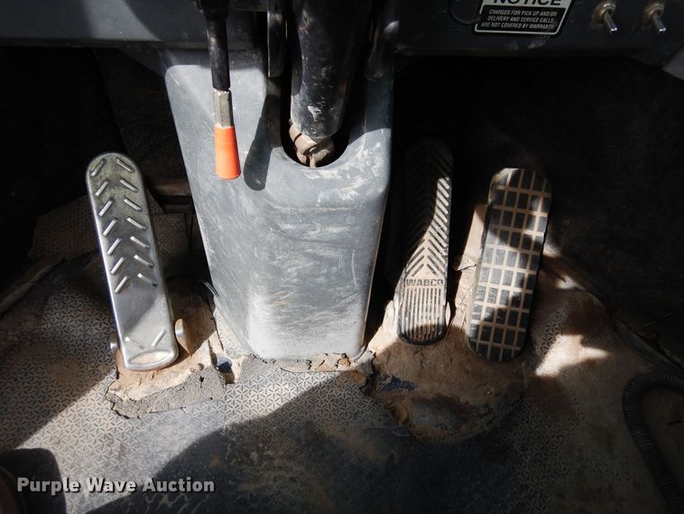 image for item DR1223 1996 Samsung SL120-2  wheel loader