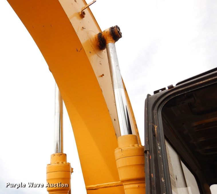 image for item DR1229 1994 John Deere 490E  excavator