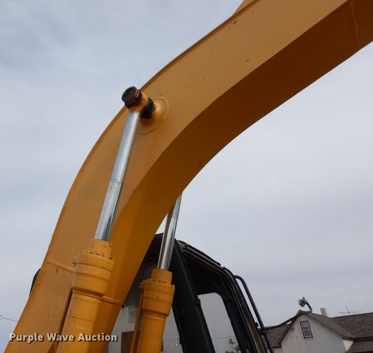 image for item DR1229 1994 John Deere 490E  excavator